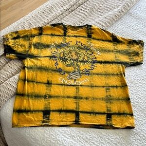 Graphic Yellow and Black Men's Shirt